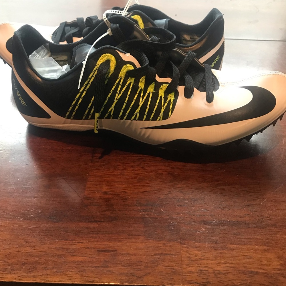Nike soon celar flywire spikes